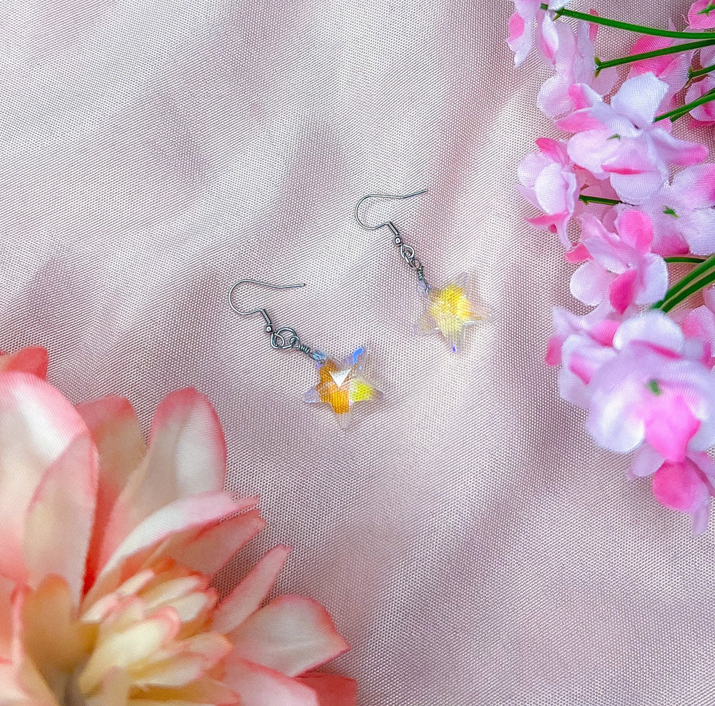 iridescent star earrings! star jewlery | star earrings | everyday jewlery | hypoallergenic | cute earrings | trendy earrings | gifts for her