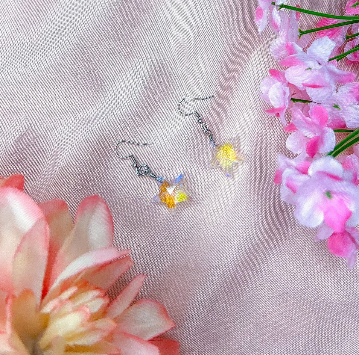 iridescent star earrings! star jewlery | star earrings | everyday jewlery | hypoallergenic | cute earrings | trendy earrings | gifts for her