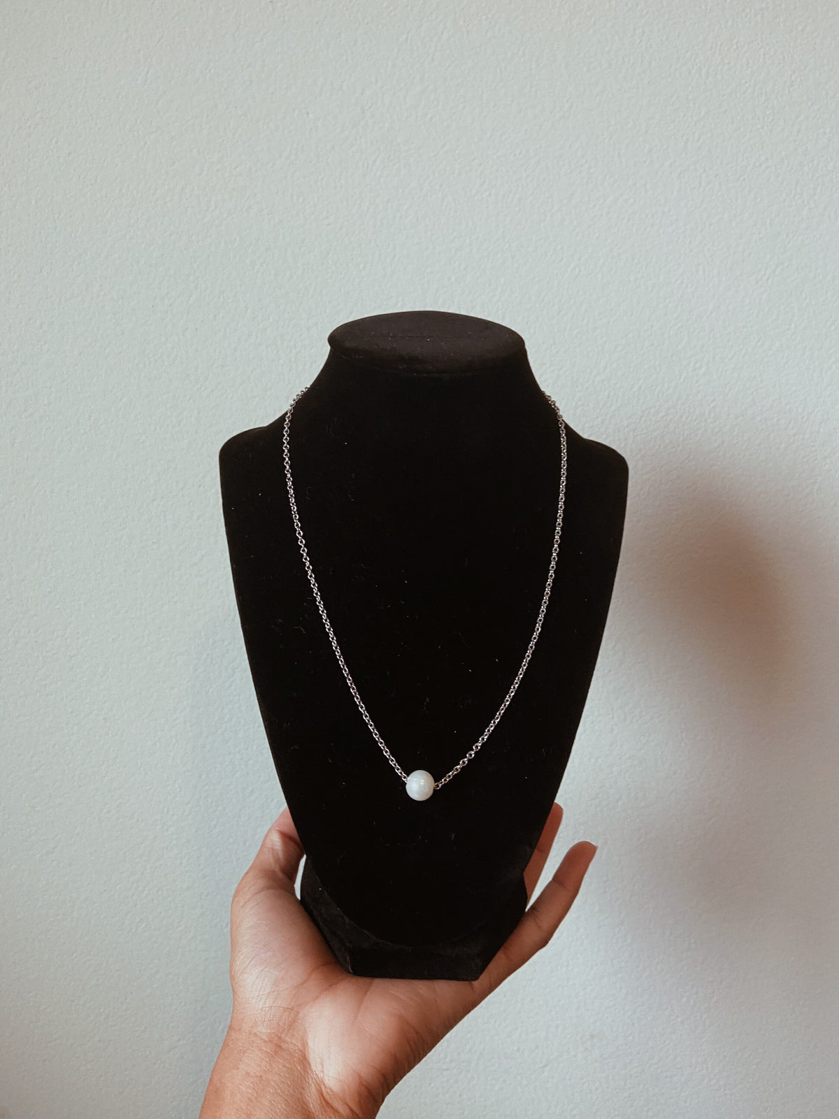 single pearl necklace | BASICS COLLECTION| chain necklace | pearl necklace | simple jewelry | matching necklace | best friend necklaces