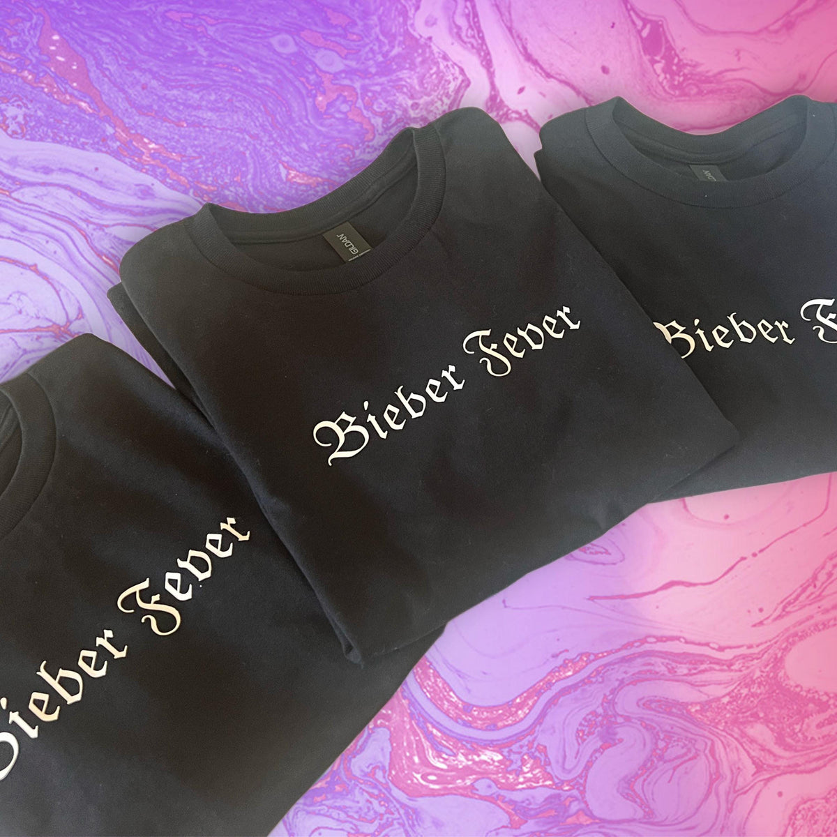 Bieber Fever baby tee. Girl shirt. Funny shirt. Gifts for her. Bow shirt. Phrase shirt . Gift ideas. Going out shirt . Justin fan.  Bieber