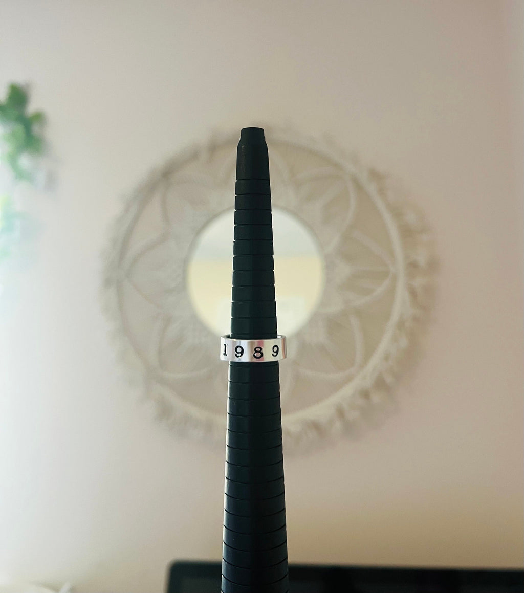 1989 year ring | birthday gift| | gifts for her | gifts for him | anniversary  | memory ring | custom| Taylor swift