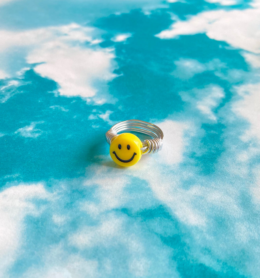 jumbo smiley face rings! | rings | smiley face | smile jewelry | trendy jewelry | rings | big rings | funky rings | funky jewelry