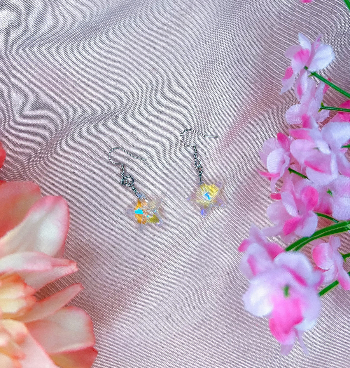 iridescent star earrings! star jewlery | star earrings | everyday jewlery | hypoallergenic | cute earrings | trendy earrings | gifts for her