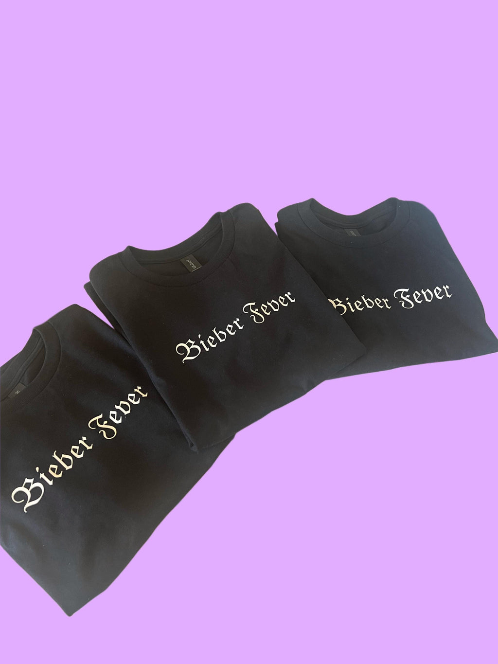 Bieber Fever baby tee. Girl shirt. Funny shirt. Gifts for her. Bow shirt. Phrase shirt . Gift ideas. Going out shirt . Justin fan.  Bieber