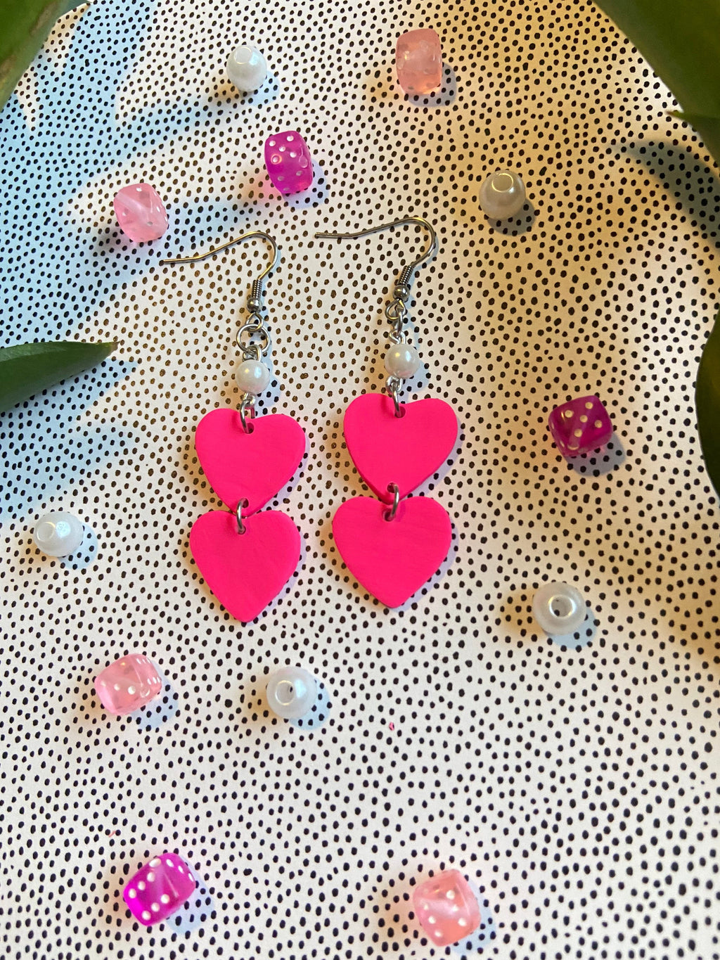 pink and pearl dangly hearts | cute earrings | polymer clay earrings | gifts ideas | pink hearts | heart jewelry | Valentine’s Day