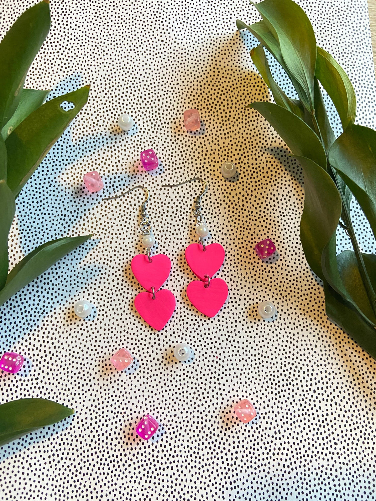 pink and pearl dangly hearts | cute earrings | polymer clay earrings | gifts ideas | pink hearts | heart jewelry | Valentine’s Day