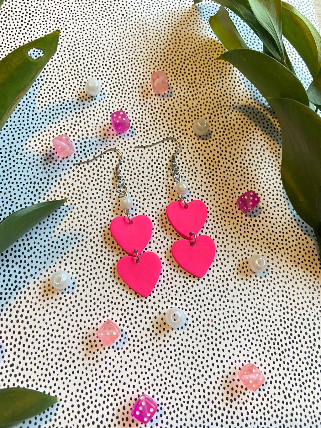 pink and pearl dangly hearts | cute earrings | polymer clay earrings | gifts ideas | pink hearts | heart jewelry | Valentine’s Day